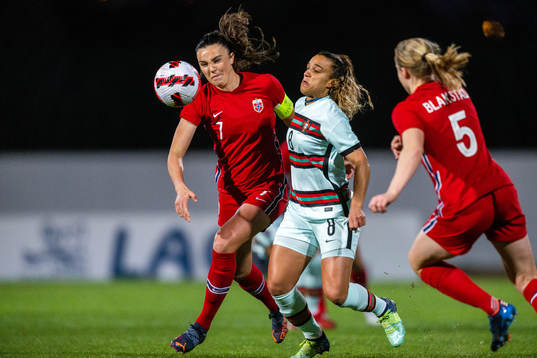 Ingrid Syrstad Engen of Norway and Andreia Norton of