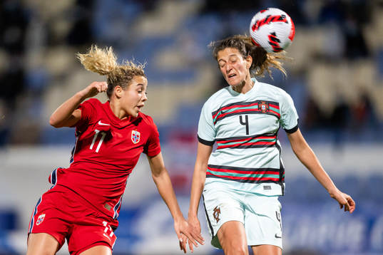 Celin Bizet Ildhusøy of Norway and Silvia Rebelo of