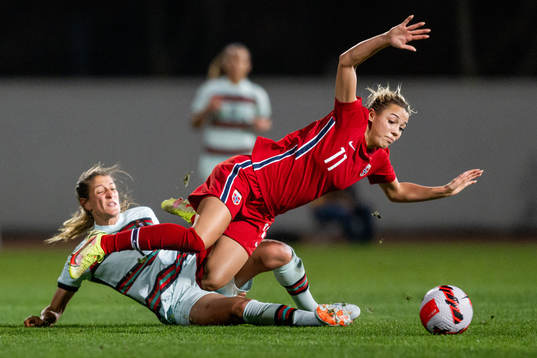 Silvia Rebelo of Portugal and Celin Bizet Ildhusøy of