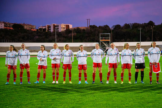 Players line up