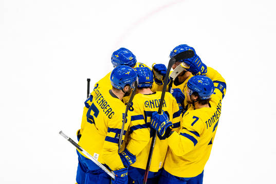 Anton Lander of Sweden celebrates with teammates