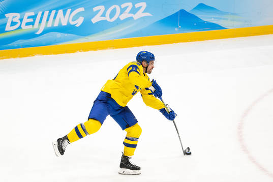 Anton Lander of Sweden scores the 2-0 goal in the men’s