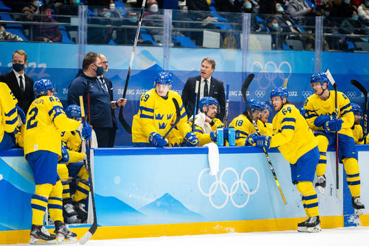 Head coach Johan Garpenlöv of Sweden in the men’s ice