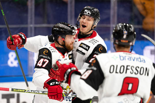 Malmö Redhawks Joakim Ryan och Eric Engstrand jublar