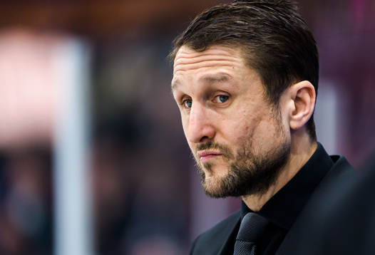 Malmö Redhawks tränare Tomas Kollar deppar