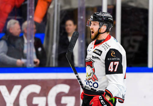 Malmö Redhawks Joakim Ryan jublar