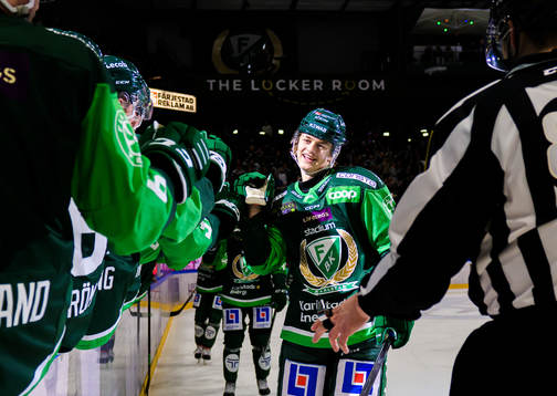 Färjestads Lucas Forsell jublar