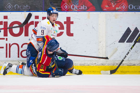 Växjös Victor Stjernborg tackalar Djurgårdens Linus