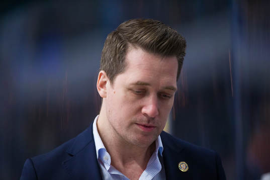 Växjös tränare Sam Hallam deppar