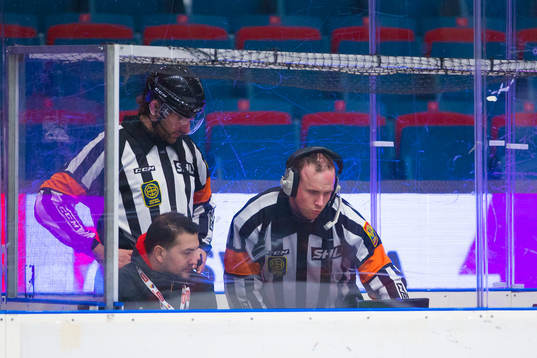 Domare videogranskar tackling av Växjös Victor