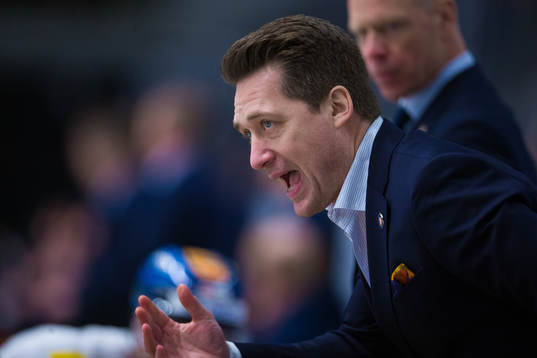 Växjös tränare Sam Hallam
