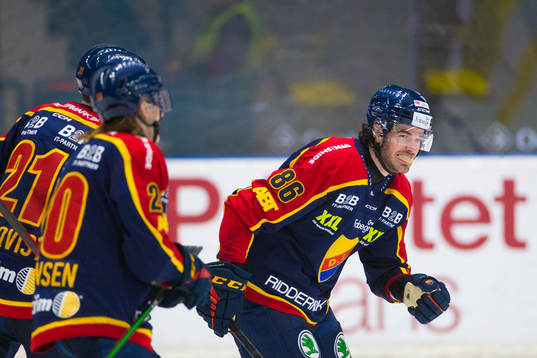 Djurgårdens Eric Gelinas jublar