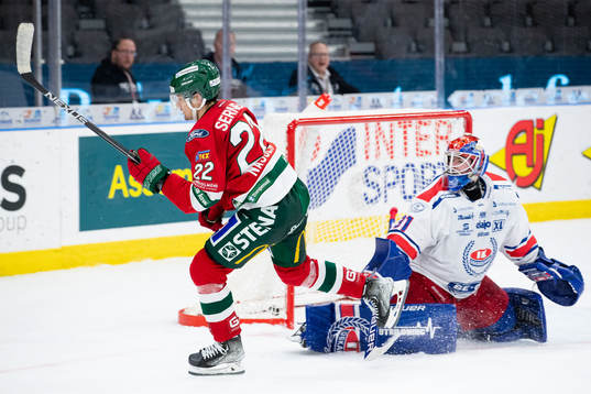 Frölundas Linus Nässén skjuter 2-0 bakom Oskarshamns