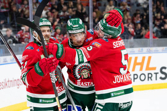 Frölundas Linus Nässén jublar ihop med Mats Rosseli