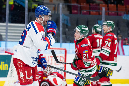 Oskarshamns Kim Rosdahl jublar