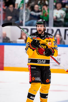 Luleås Pontus Själin  jublar