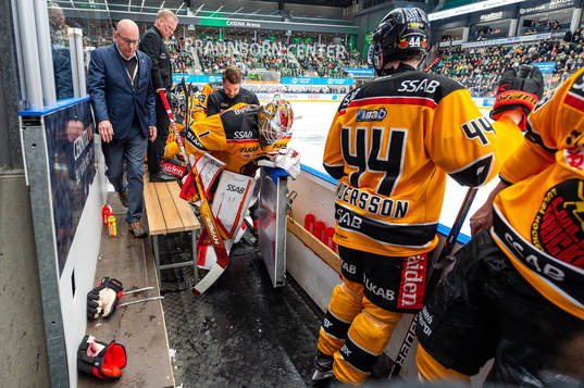 Luleås målvakt Jesper Wallstedt lämnar isen