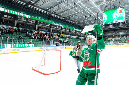 Rögles Anton Bengtsson jublar