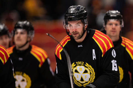 Brynäs Simon Bertilsson jublar