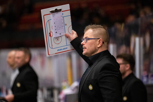 Brynäs assisterande tränare Ari-Pekka Pajuluoma