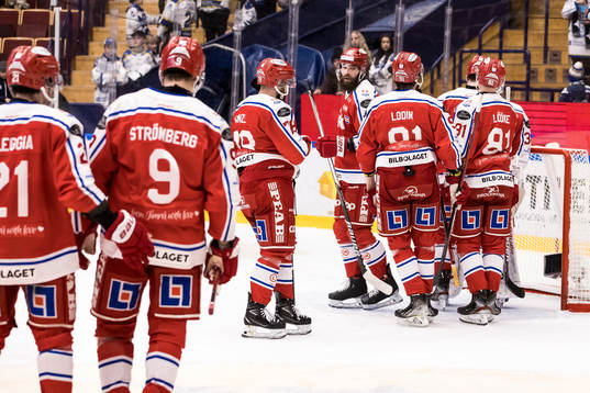 Timrås spelarna jublar