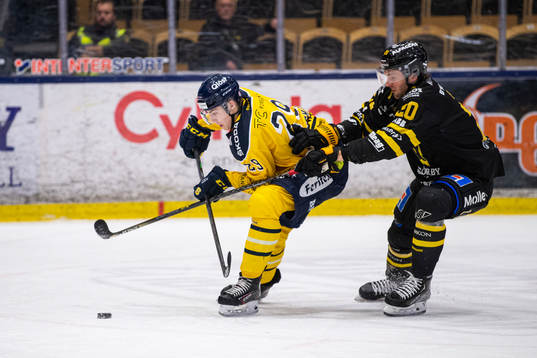 Södertäljes Daniel Ljungman och Västerås Mathias From
