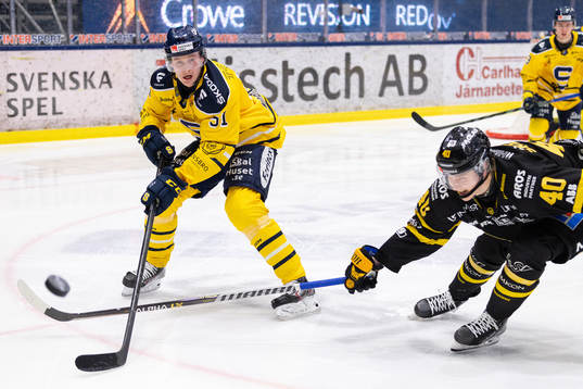Södertäljes Lucas Nordsäter och Västerås Isak Skedung