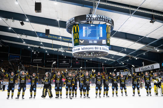 Västerås spelare jublar