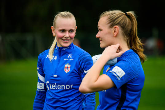 Karina Sævik and Frida Leonhardsen Maanum