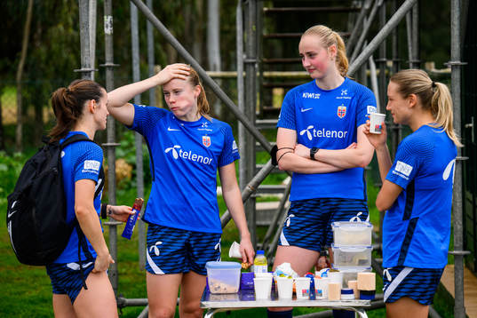 Tuva Hansen, Julie Blakstad, Emilie Bragstad