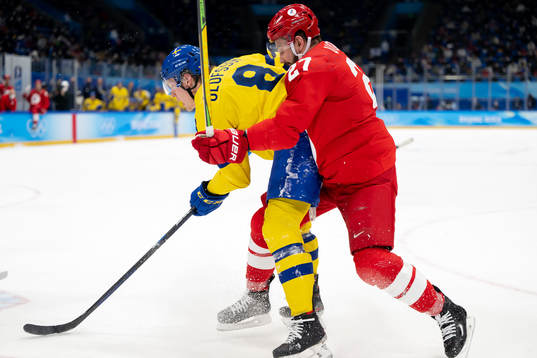 Fredrik Olofsson of Sweden and Vyacheslav Voynov of Russia