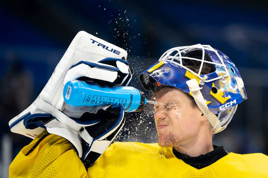 Goaltender Lars Johansson in the men’s ice hockey