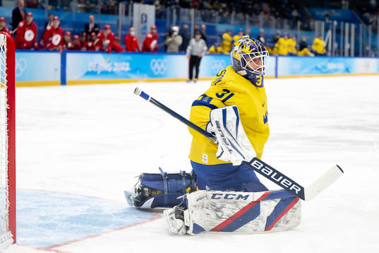 Goaltender Lars Johansson of Sweden in the men’s ice