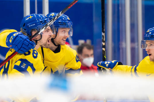 Anton Lander of Sweden celebrates the 1-1 goal in the