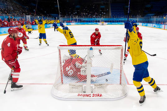 Anton Lander of Sweden celebrates the 1-1 goal in the