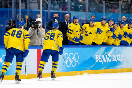 Anton Lander of Sweden celebrates the 1-1 goal in the
