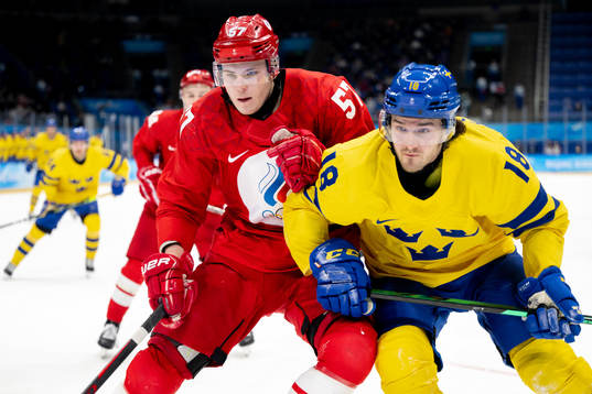 Alexander Nikishin of Russia and Dennis Everberg of Sweden