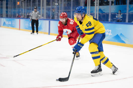 Anton Lander of Sweden in the men’s ice hockey semifinal