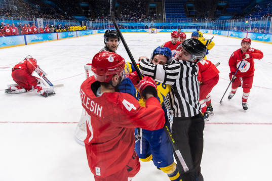 Alexander Yelesin of Russia and Mathias Bromé of Sweden in