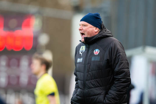 Helsingborgs tränare Jörgen Lennartsson agerar