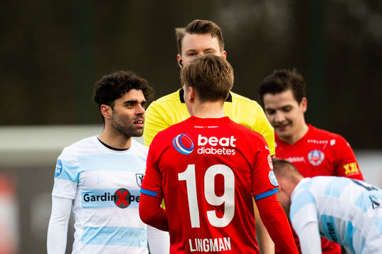 Helsingborgs Lucas Lingman och Helsingørs Daniel Norouzi