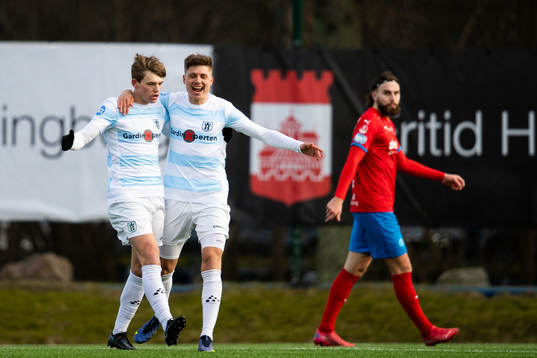 Helsingørs Frederic Juuloch Callum McCowatt jublar