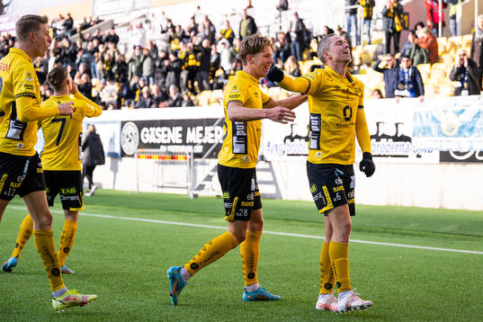 Elfsborgs André Ibsen Rømer jublar med Noah Söderberg