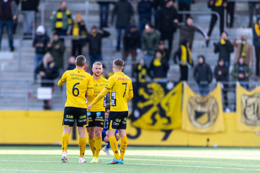 uElfsborgs Simon Strand jublar