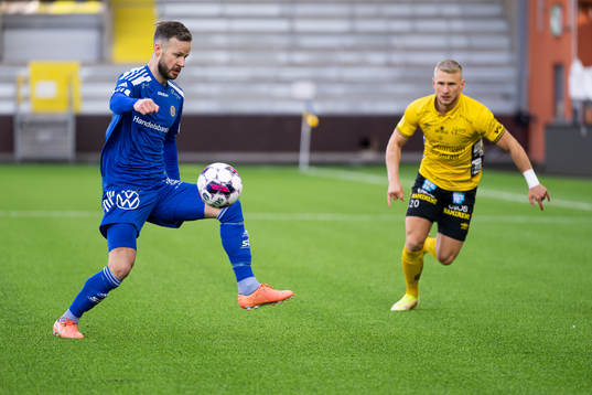 Sundsvalls Robert Lundström och Elfsborgs Simon Strand