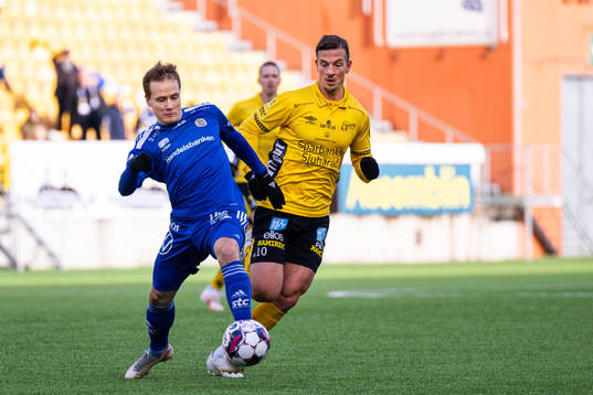 Sundsvalls Saku Ylätupa och Elfsborgs Simon Olsson