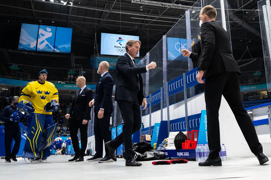 Head coach Johan Garpenlöv of Sweden enters the ice