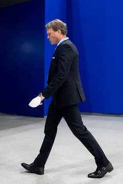 Head coach Johan Garpenlöv of Sweden looks dejected