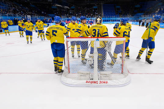 The players of Sweden look dejected