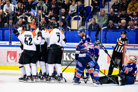 Brynäs spelare jublar